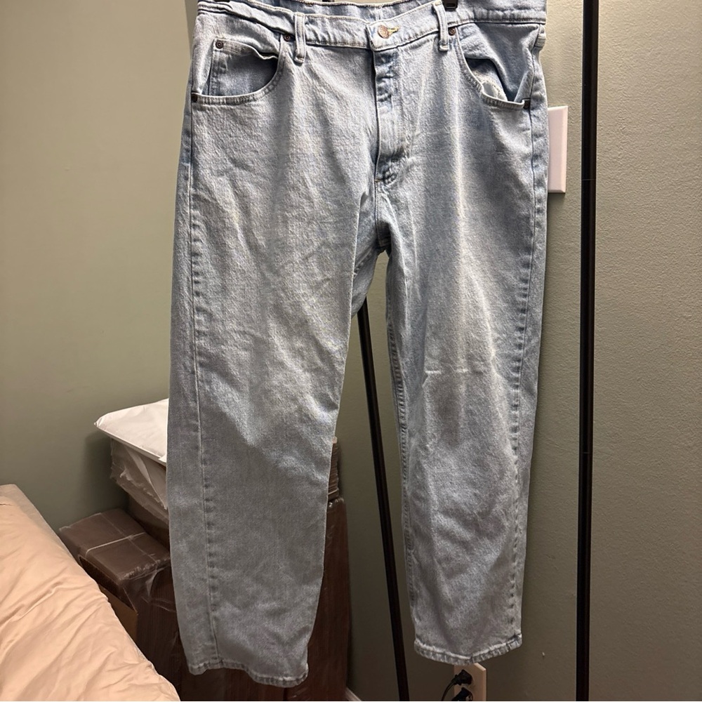 Wrangler Men's Relaxed Fit Light Blue Jeans